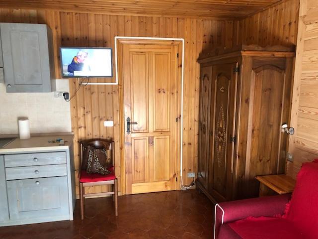 Apartamento Ampio Monolocale In Centro Champoluc Exterior foto